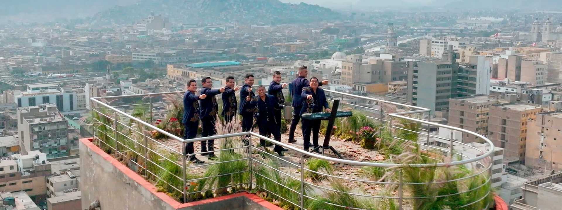 Hermanos Yaipén reconocen a los emprendedores en su última canción: Somos el motor